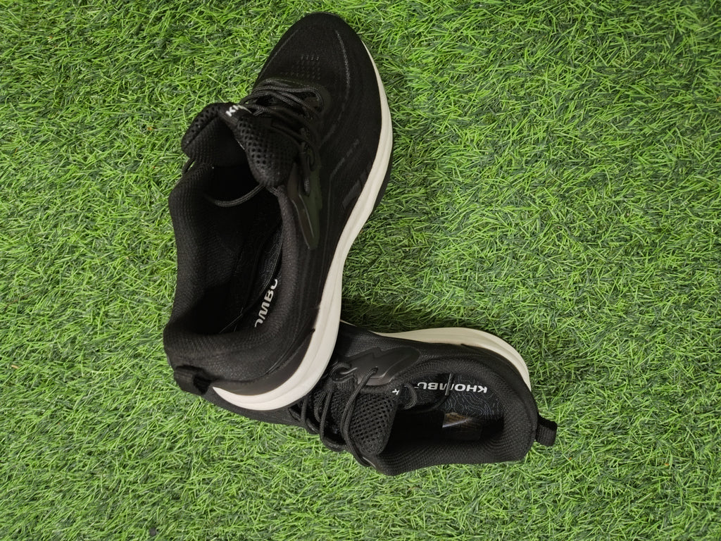 Khombu Sneakers size 10