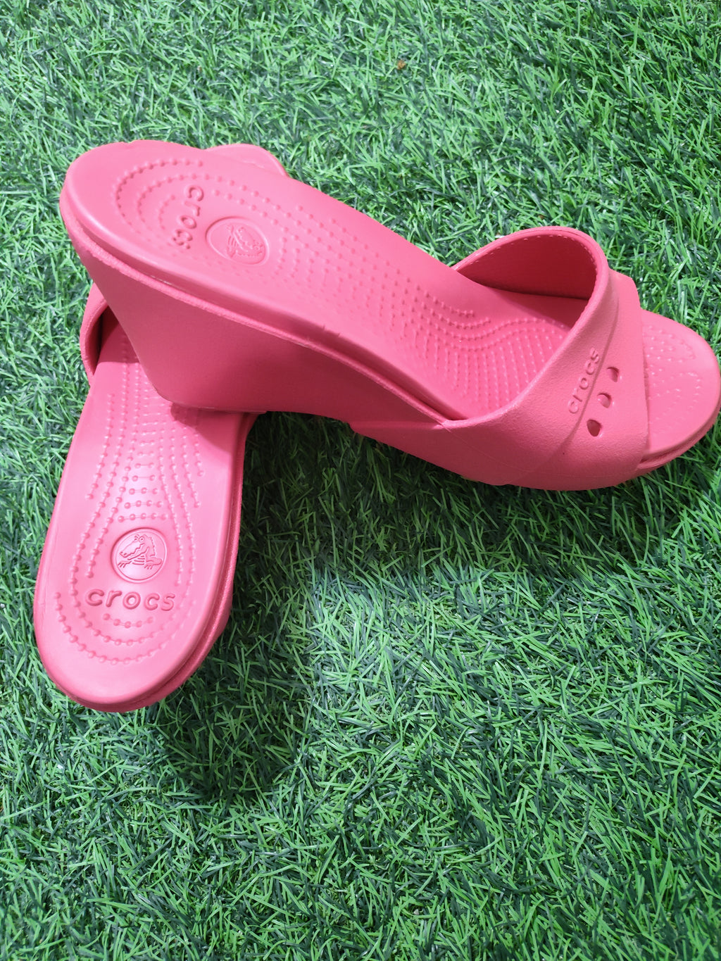 Wedge crocs size 8